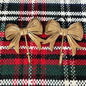 🆕Gold Bow Wall Hooks, Bundle Of 2